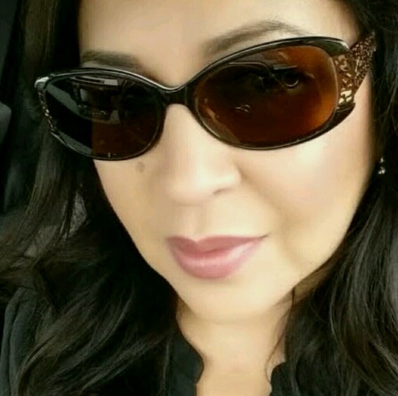 Meet your Posher, Ana - Picture 1 of 1